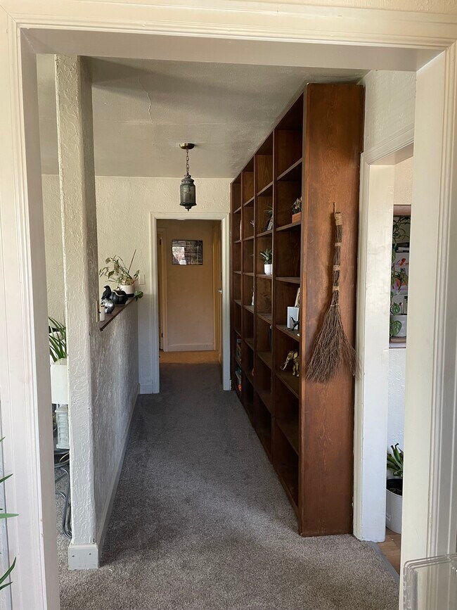 Building Photo - 1327 10th Ave