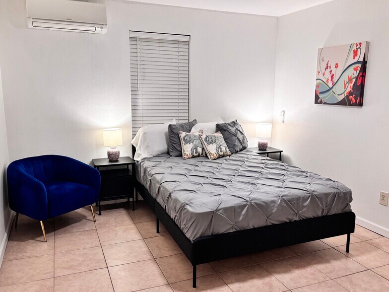 Building Photo - 5414 Bolm Rd