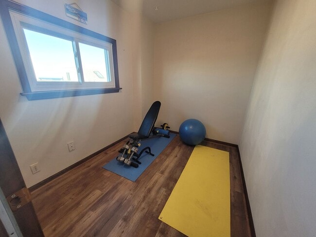 Building Photo - 2 Bedroom, 2.5 Bath Condo with with Ocean ...