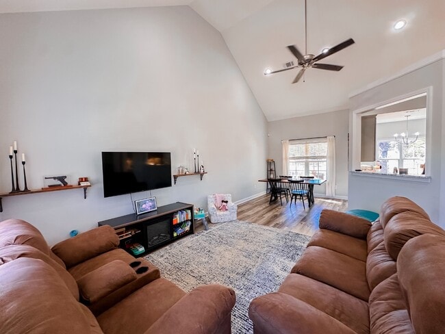 Building Photo - 6454 Self Creek Rd