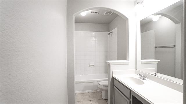 Building Photo - 2010 Diamondback