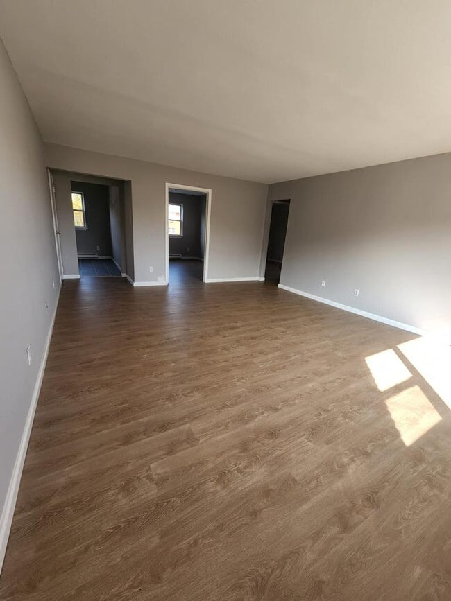 Building Photo - Valley View Garden Apartments