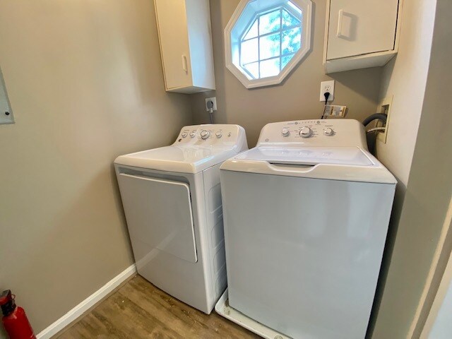 Laundry - 300 Blue Water Ct