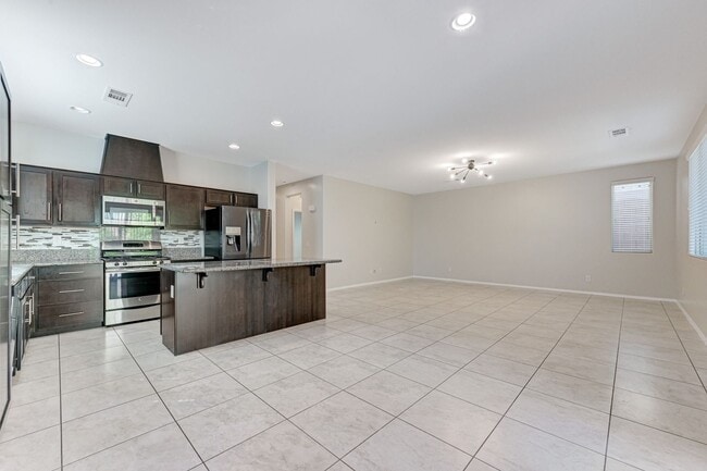 Building Photo - House For Rent! 4 beds, 3 baths Community ...