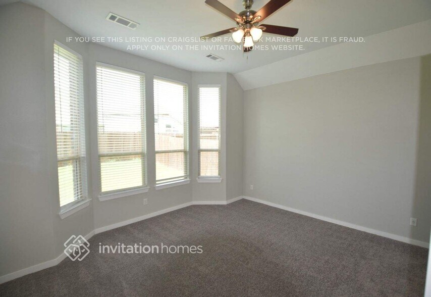 Building Photo - 1589 Kessler Dr