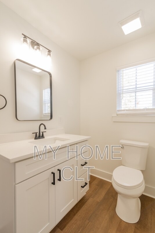 Building Photo - 404 Kirby Dr