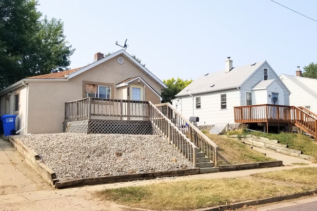 Building Photo - 203 N Lewis Ave