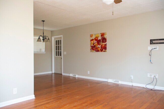 Building Photo - Heart of Madison City! Madison City Schools!