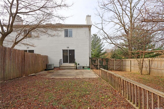 Building Photo - 3 A Putnam Ave