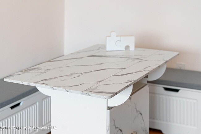 Building Photo - 220 Linden St