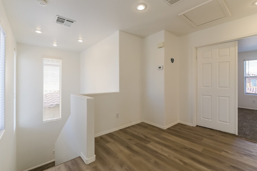 Building Photo - 978 Medina De Leon Ave