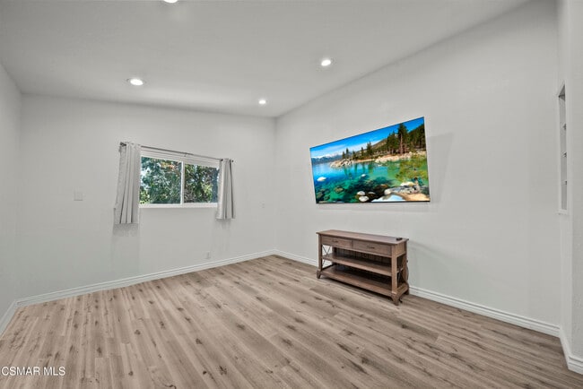 Building Photo - 736 Masterson Dr