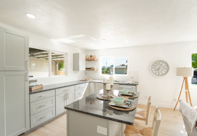 Building Photo - Quiet 3 Bed Kearns Home with Solar, Safe Neighborhood, Great Location!!!