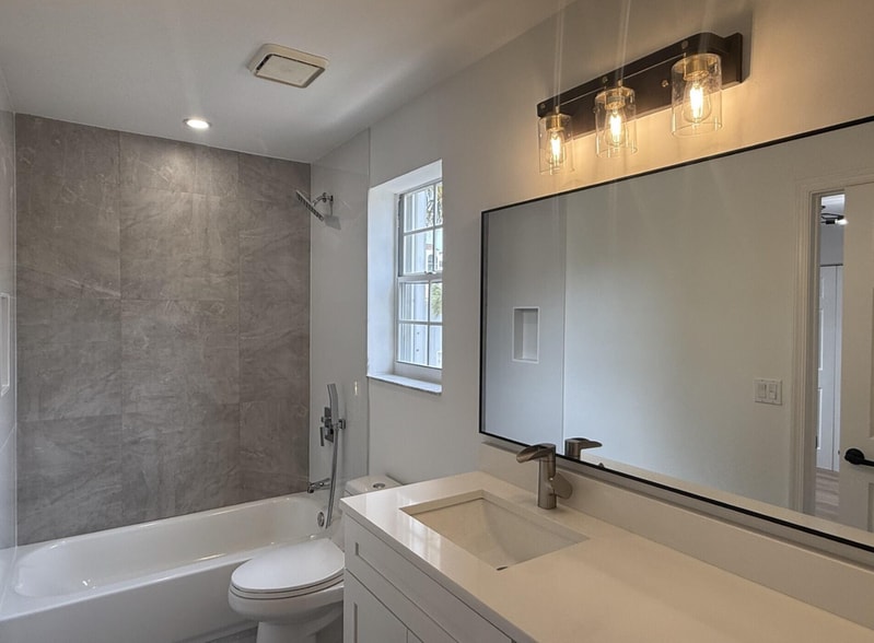 Building Photo - 7218 Panache Way