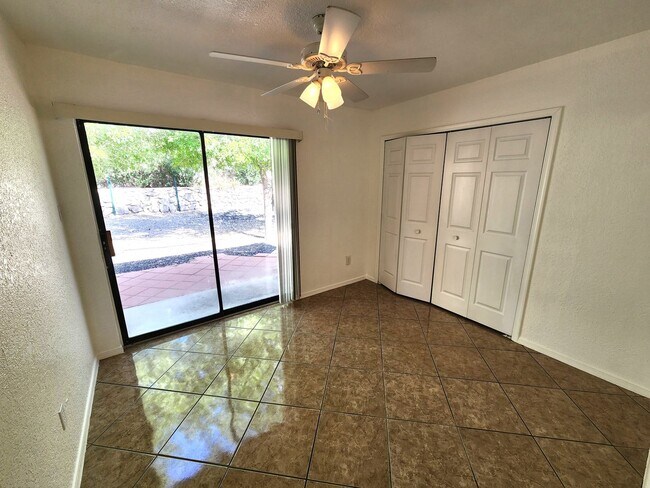 Building Photo - 2082 Pinecone Way