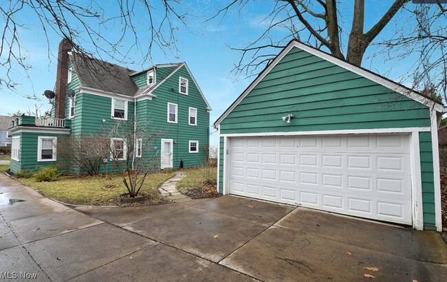 Building Photo - 3133 Albion Rd