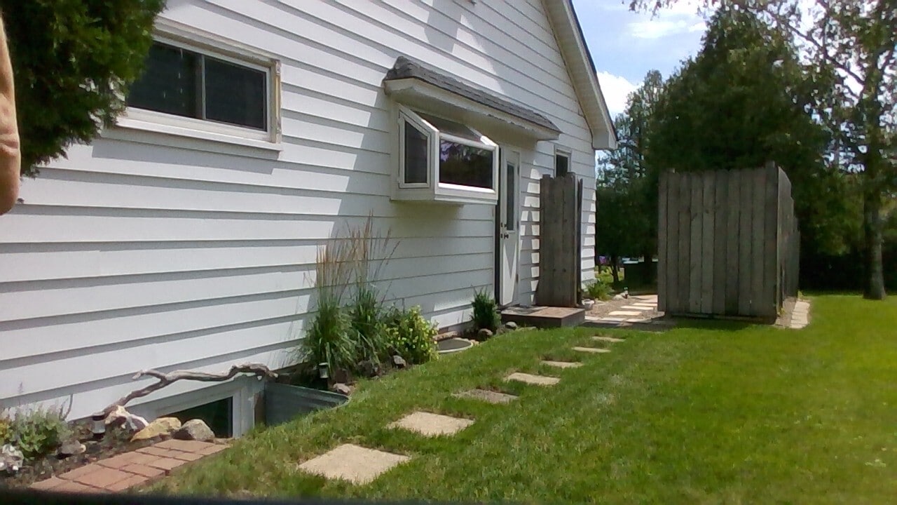 Apartment entry - 102 W College St