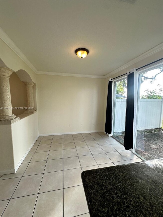 Building Photo - 2704 SE 15th Pl