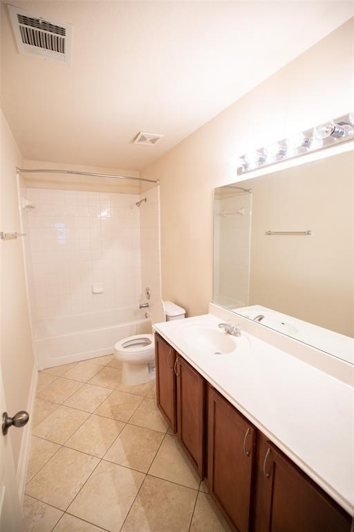 Building Photo - 9512 Bromsgrove Dr