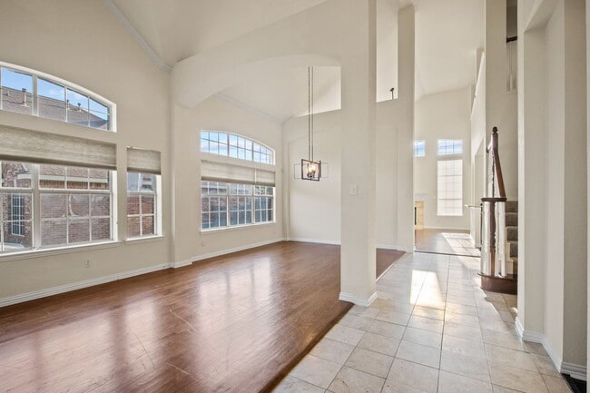 Building Photo - Stunning 4-Bedroom Rental Home with office...