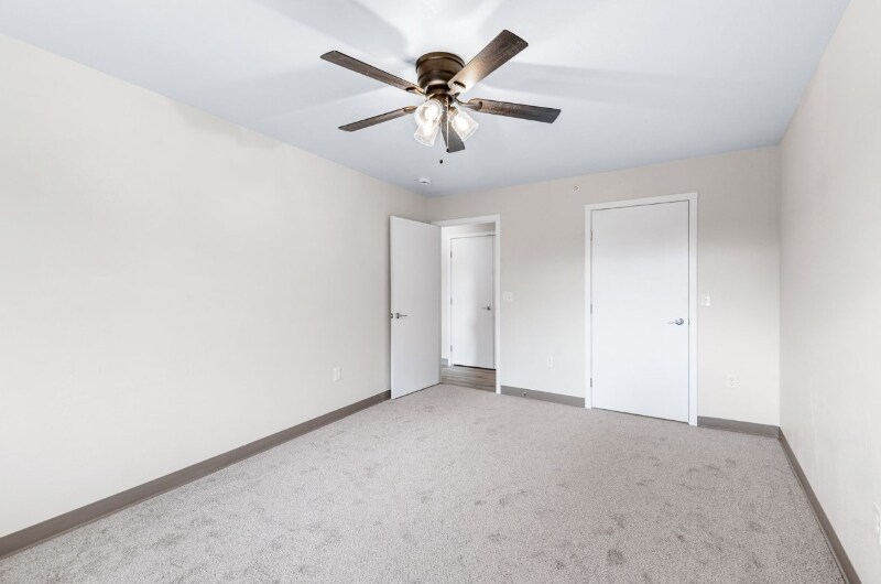 Building Photo - 352 Deschane Ave