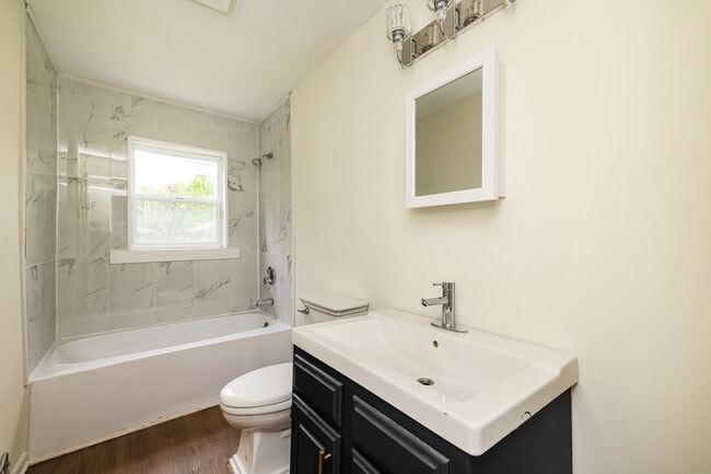 Building Photo - 132 Burgess Ave