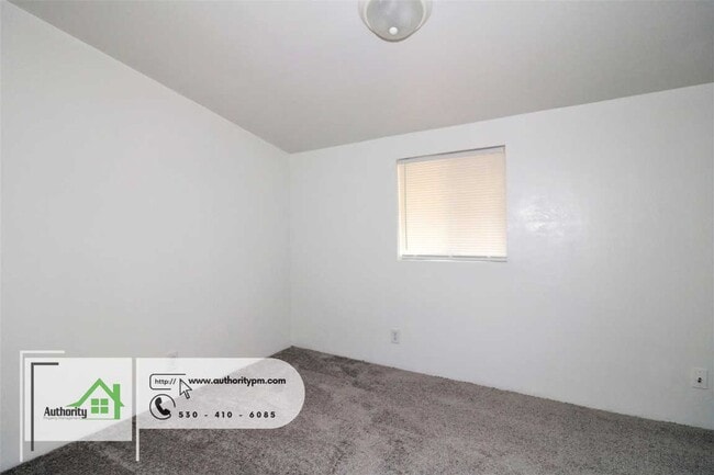 Building Photo - 3240 Veda - West Redding - "Pet Considered"
