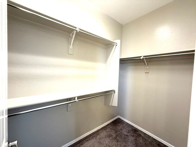 Building Photo - Beautiful 3-Bedroom Home for Rent in Saddl...