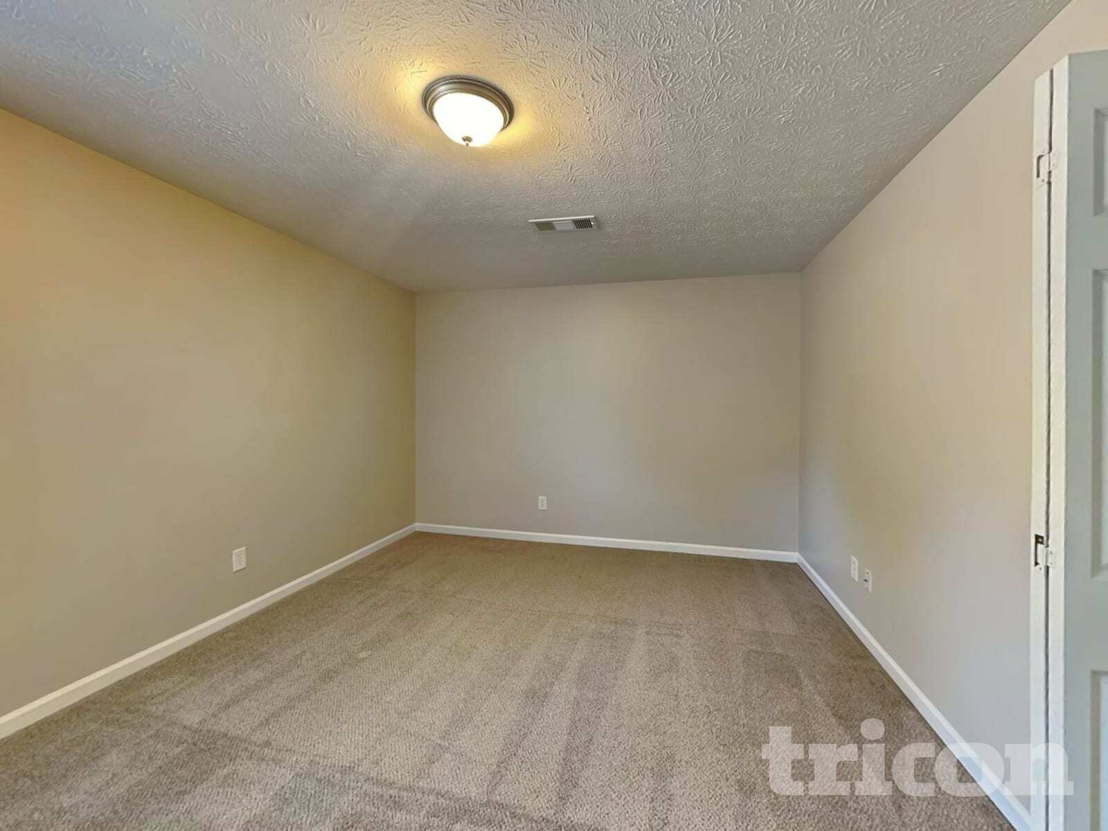 Building Photo - 1404 Deer Creek Ct