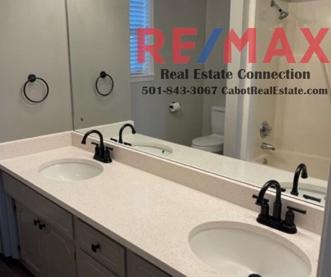 Building Photo - Sorry No Smoking/Vaping and Pets Permitted...