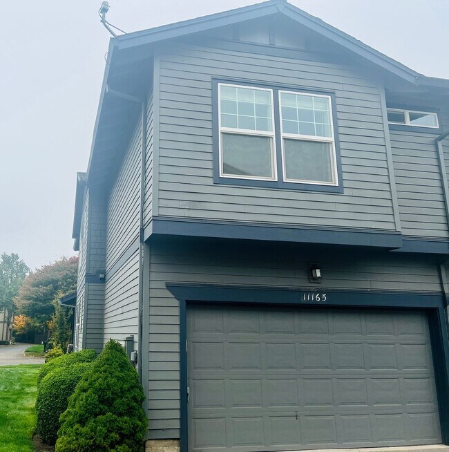 Building Photo - Wilsonville Villebois Community Offers Spacious End Unit Town Home