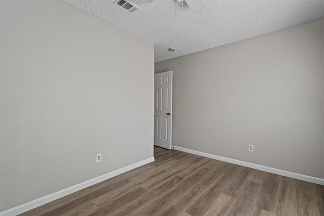 Building Photo - 13357 Water Oak Ln