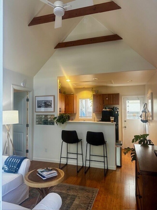 Building Photo - Encinitas Beach Cottage