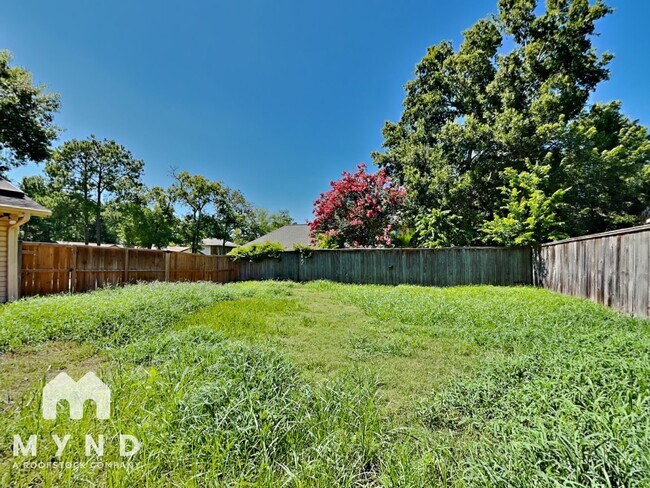 Building Photo - 4003 Highknoll Ln