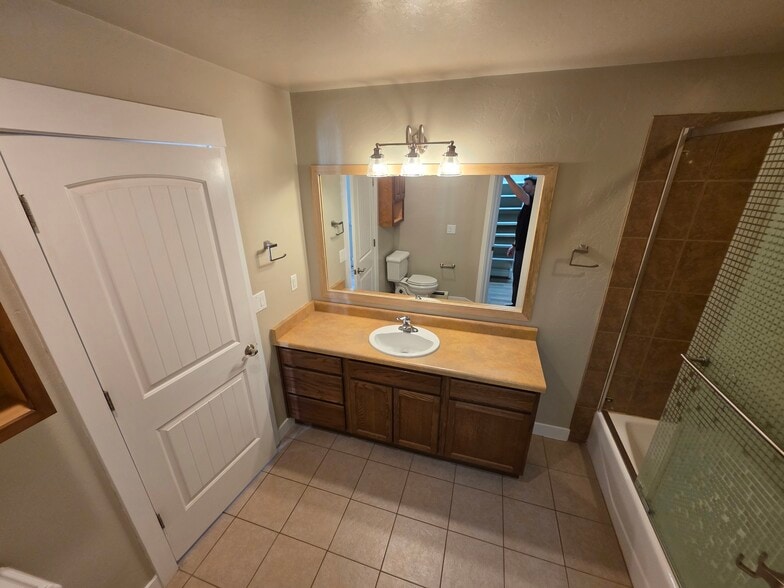 Building Photo - 308 N Mulberry St