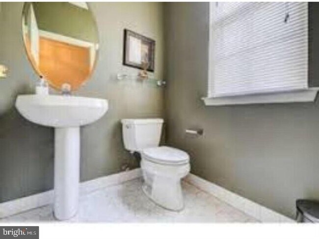 Building Photo - 20 Windsor Pond Rd