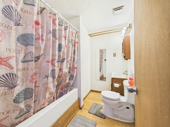 Building Photo - 1018 Rancher Dr
