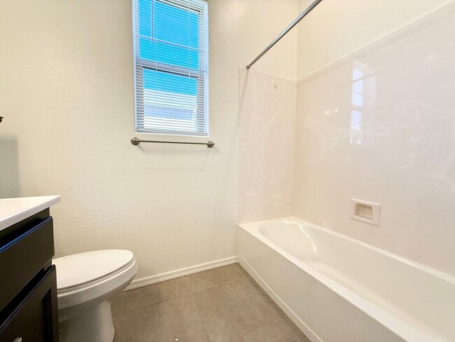 Building Photo - BEAUTIFUL GRANVILLE HOME!