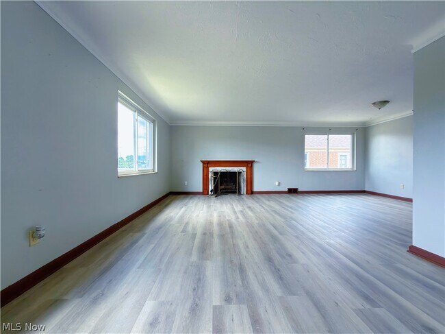 Building Photo - 14330 Lakewood Heights Blvd