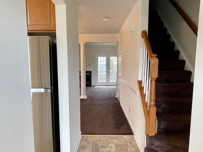 Building Photo - BEAUTIFUL THREE LEVEL TOWNHOME IN NORTH STAFFORD!