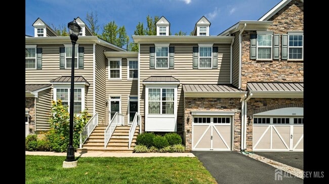 Building Photo - 202 Downey Ln