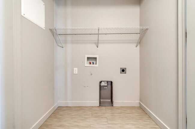 Building Photo - 1081 W 993 N