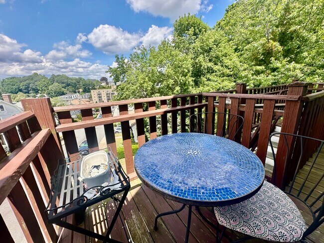 Building Photo - 135-137 Nonantum St. Unit 1