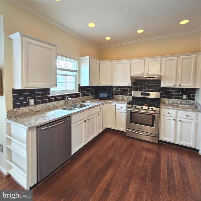 Building Photo - 45427 Baggett Terrace
