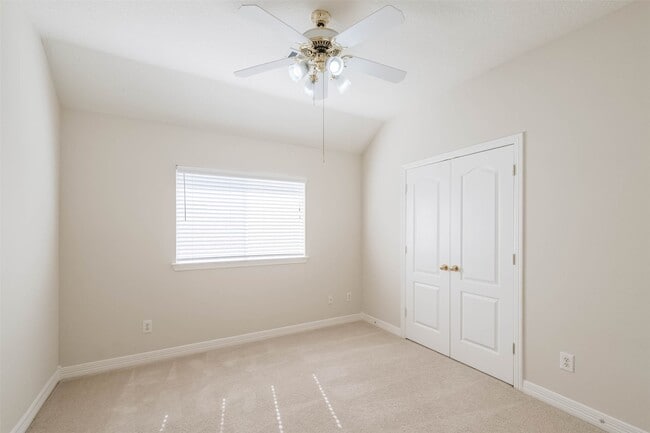 Building Photo - 5911 Brook Bend Dr