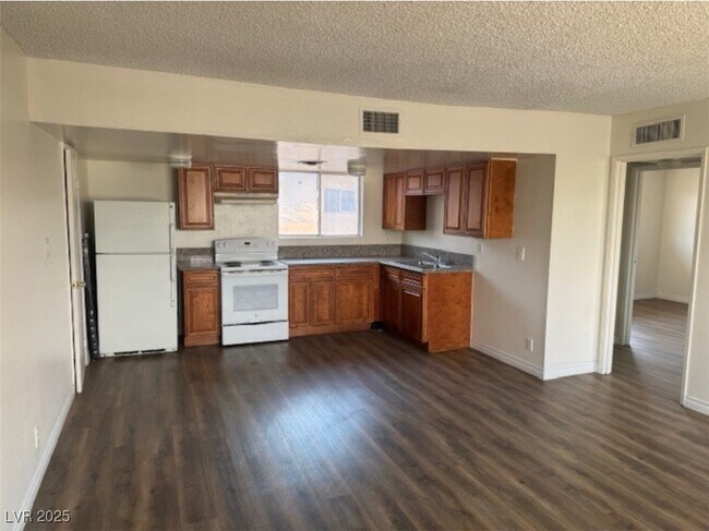 Building Photo - 118 Mt Vernon Cir