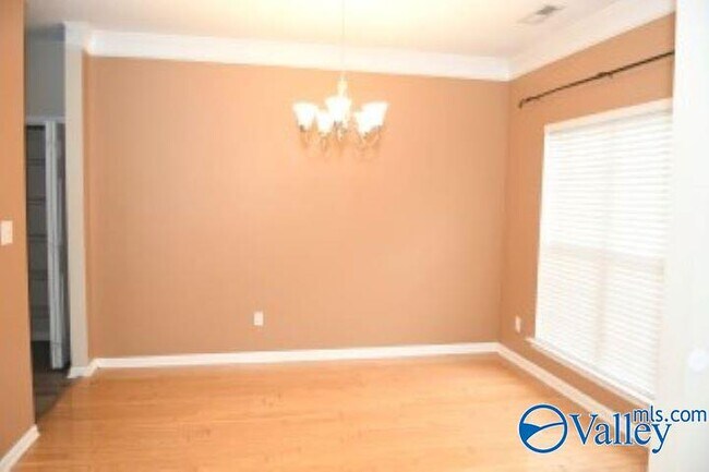 Building Photo - 209 Horseshoe Bend N