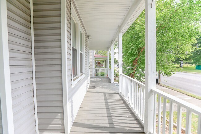 Building Photo - 3611 Granby St