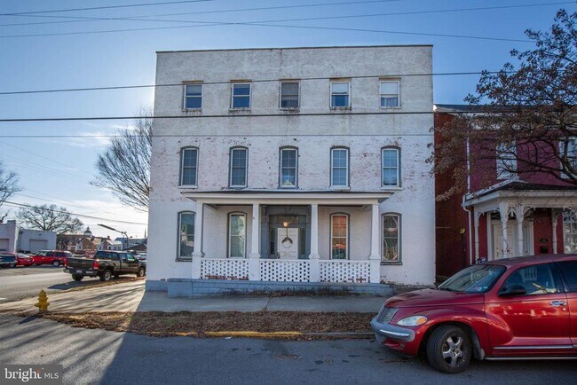 Building Photo - 301 W Martin St