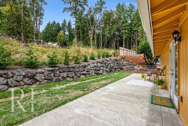 Building Photo - Elevated Living in Illahee – Style, Space ...